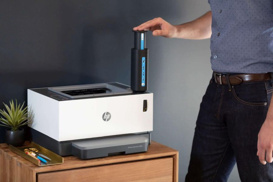 HP Neverstop se doplňuje variantou injekční stříkačky (Zdroj: HP.com) HP Neverstop se doplňuje variantou injekční stříkačky (Zdroj: HP.com)