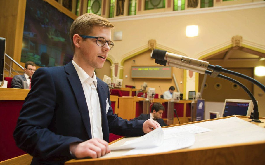 František Kopřiva, jeden z tvůrců návrhu omezující šmírování obyvatel ČR na internetu František Kopřiva, jeden z tvůrců návrhu omezující šmírování obyvatel ČR na internetu