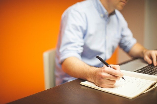 Home office je relativně bezpečné. Pokud se pracuje jen s papírem a tužkou... (Zdroj: Pixabay.com) Home office je relativně bezpečné. Pokud se pracuje jen s papírem a tužkou... (Zdroj: Pixabay.com)