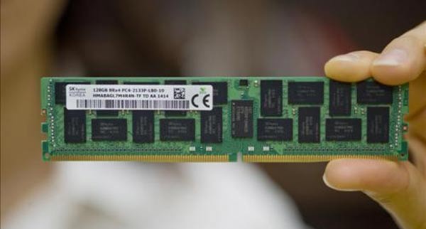 SK Hynix vyrobil první DDR4 s kapacitou 128 GB SK Hynix vyrobil první DDR4 s kapacitou 128 GB
