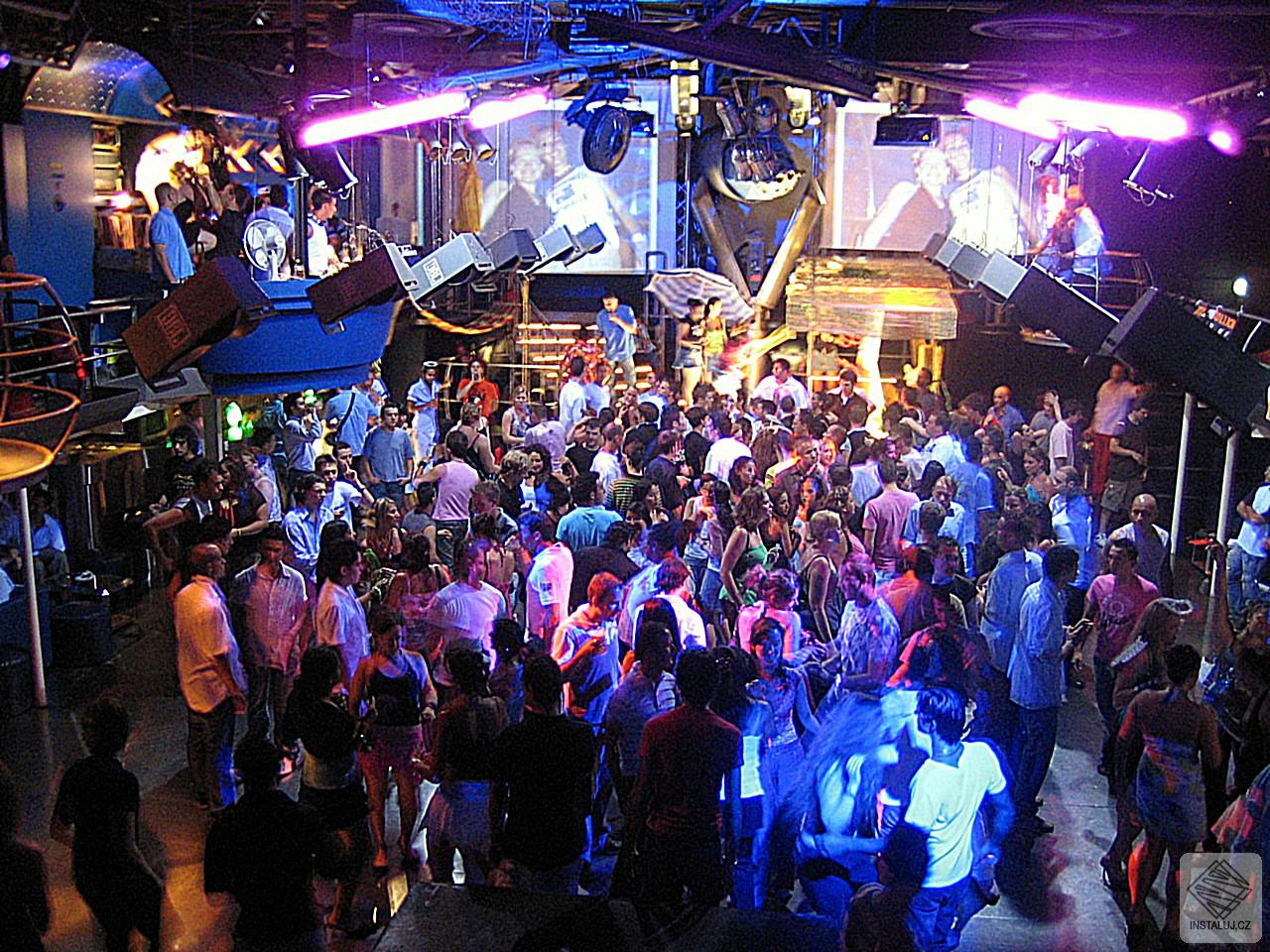club2.jpg